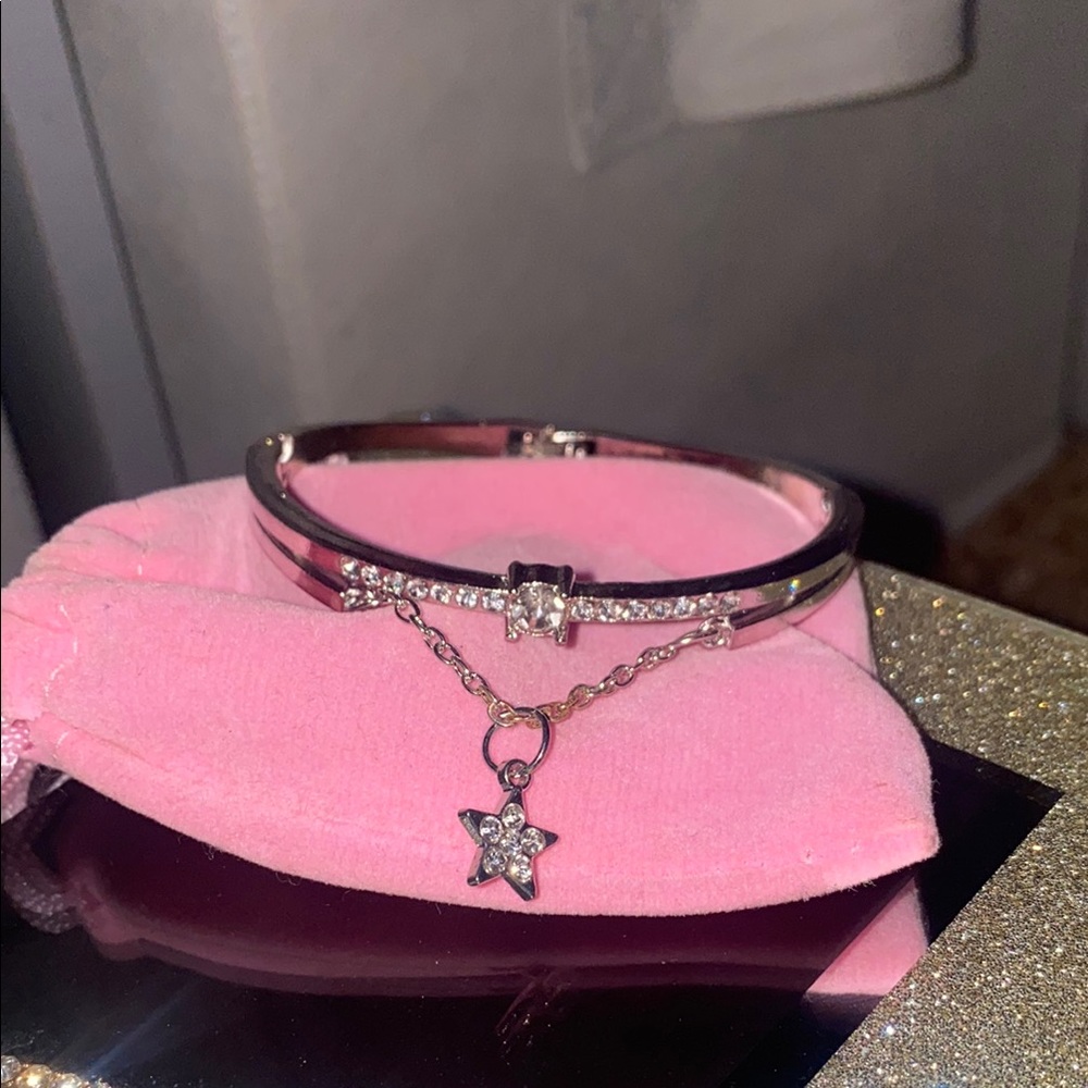 Elegant Silver Star Charm Bracelet